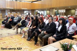 Dusheyu — do lyudey, a krylamy — do neba