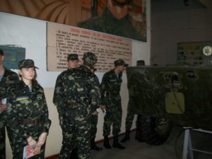 Viysʹkovo-patriotychne vykhovannya molodi