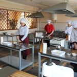 DNZ «KHVPKU» hostynno zustrichalo maybutnikh abituriyentiv z riznykh shkil m. Khersona
