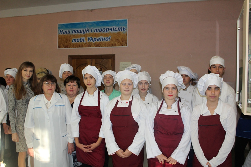 posvyata v profesiyu dlya studentiv pershykh kursiv z profesiy «Kukhar», «Kondyter», «Barmen»