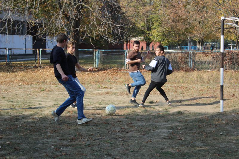 Pershistʹ uchylyshcha z futbolu