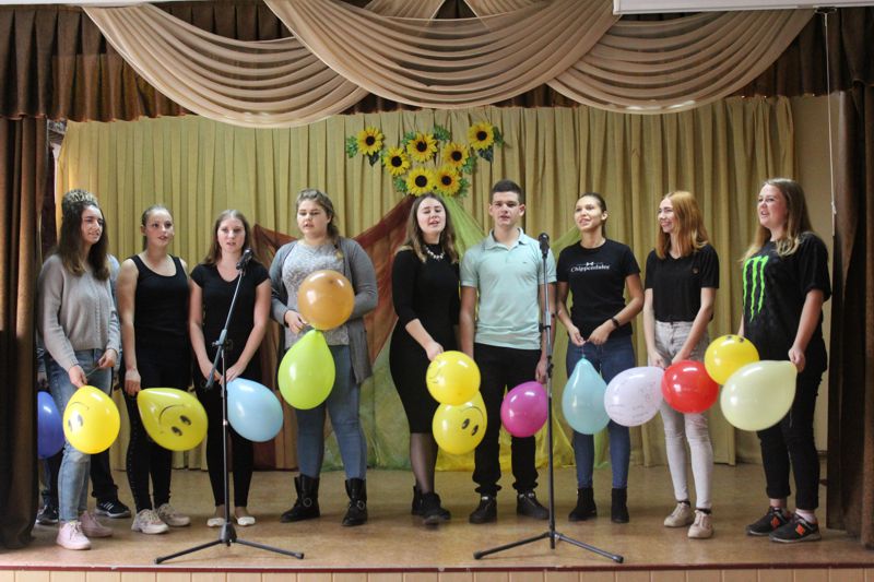 Pershi kroky na stseni uchylyshcha