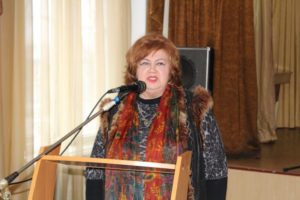 Storinkamy uchylyshchnoho fotoalʹbomu