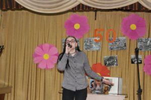 Storinkamy uchylyshchnoho fotoalʹbomu