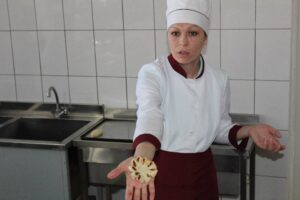 Vstupnyy instruktazh «Tekhnolohiya pryhotuvannya pyrizhkiv pechenykh z liverom, kapustoyu, povydlom, yablukamy»