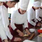 Vstupnyy instruktazh «Tekhnolohiya pryhotuvannya pyrizhkiv pechenykh z liverom, kapustoyu, povydlom, yablukamy»