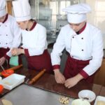 Vstupnyy instruktazh «Tekhnolohiya pryhotuvannya pyrizhkiv pechenykh z liverom, kapustoyu, povydlom, yablukamy»