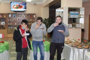 Mizhnarodnyy_denʹ_pitsy