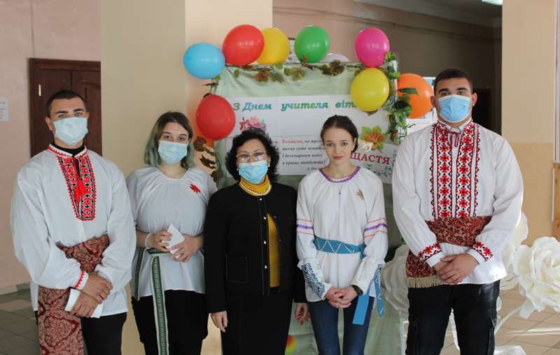 Denʹ_vchytelya_2021